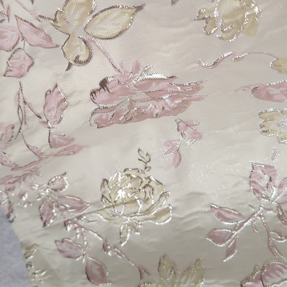 Chic Shine Cream Metallic Floral Jacquard Mini Skirt - Picture 4 of 12